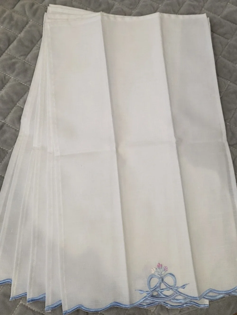 6pc Vintage Handmade Embroidered Bow & Flowers Dinner Napkins White